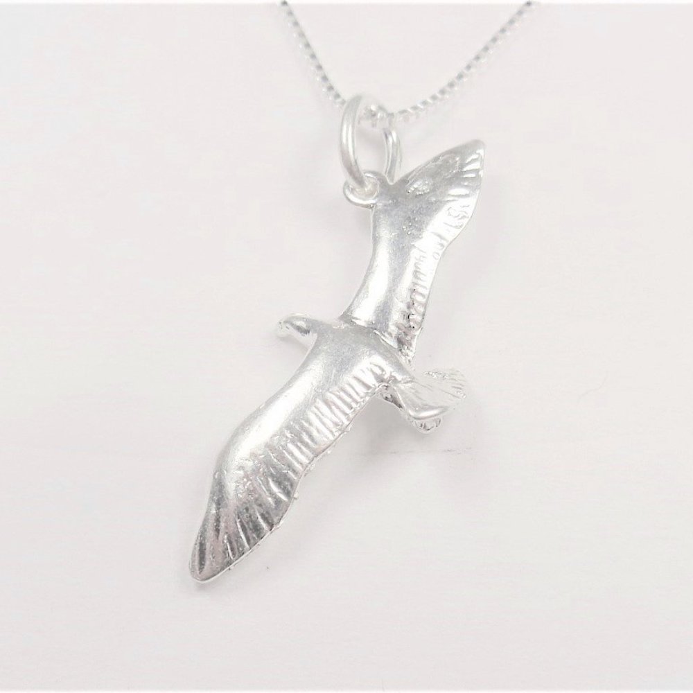 .925 STERLING SILVER AMERICAN FREEDOM FLYING EAGLE BIRD NECKLACE